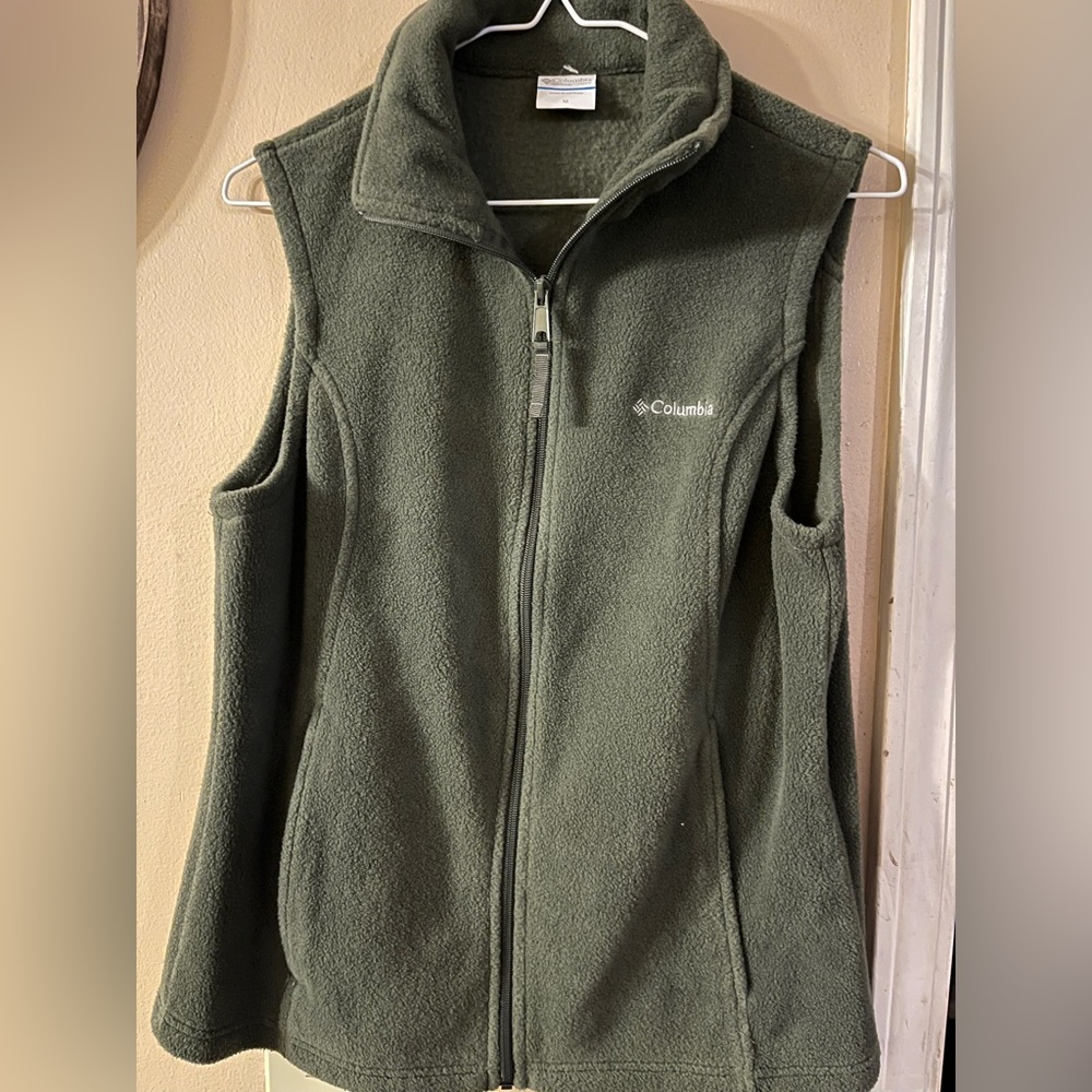 Columbia Vest new withou tag.